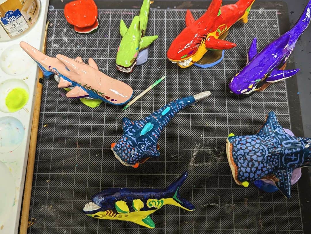 磯部正文さんのインスタグラム写真 - (磯部正文Instagram)「鮫作り⁡ ⁡⁡ #sharks⁡ ⁡#paperclayarts」3月16日 15時37分 - masafumiisobe