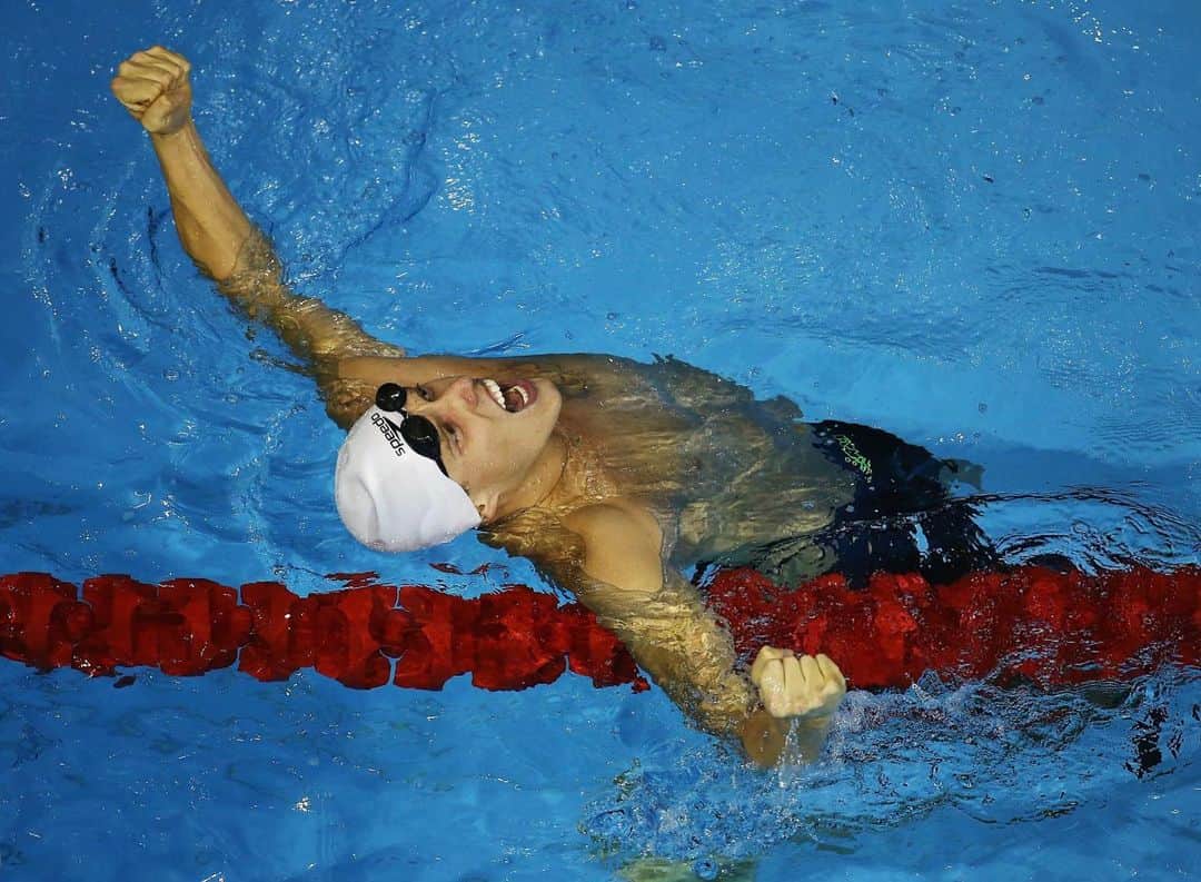 エンリケ・ロドリゲスのインスタグラム：「While winning may come to mind first, we all know that real life is about how it makes you feel when you try your best.   Make yourself proud. #swimming #winning」