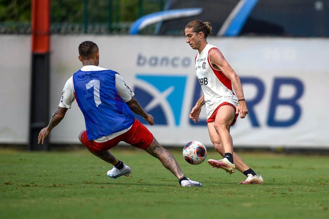 フィリペ・ルイスさんのインスタグラム写真 - (フィリペ・ルイスInstagram)「❤️🖤👍🏻 finalmente 100% Vamos com tudo @flamengo   📸: @marcelocortes_」3月17日 2時17分 - filipeluis