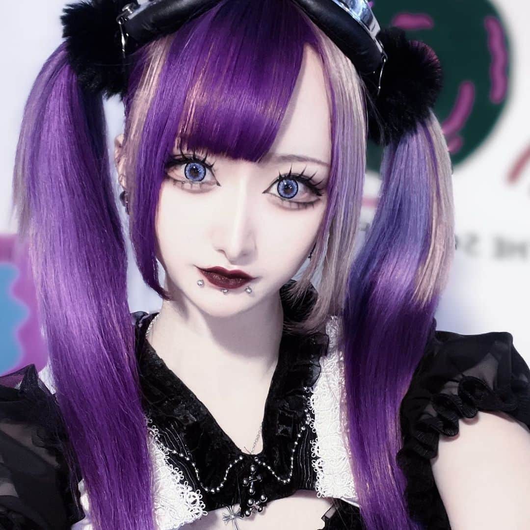 あんりゴンのインスタグラム：「髪の毛ちゅるちゅる可愛いでしょー😈 りょーまさん @0606ryomaan にカラーとエクステつけてもらったよ！ ブリーチ久しぶりにしたけど神業のお陰で未だに自毛死んでない！」