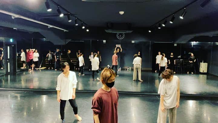 黒須洋壬のインスタグラム：「黒須洋嗣 JAZZ CLASS 2023.Mar.16th @danceworks_jpn  @xross   #dontyougettired  @abemao_official  #dance #jazzdance  #tokyo #japan thanks for coming @momoka_suzuki」