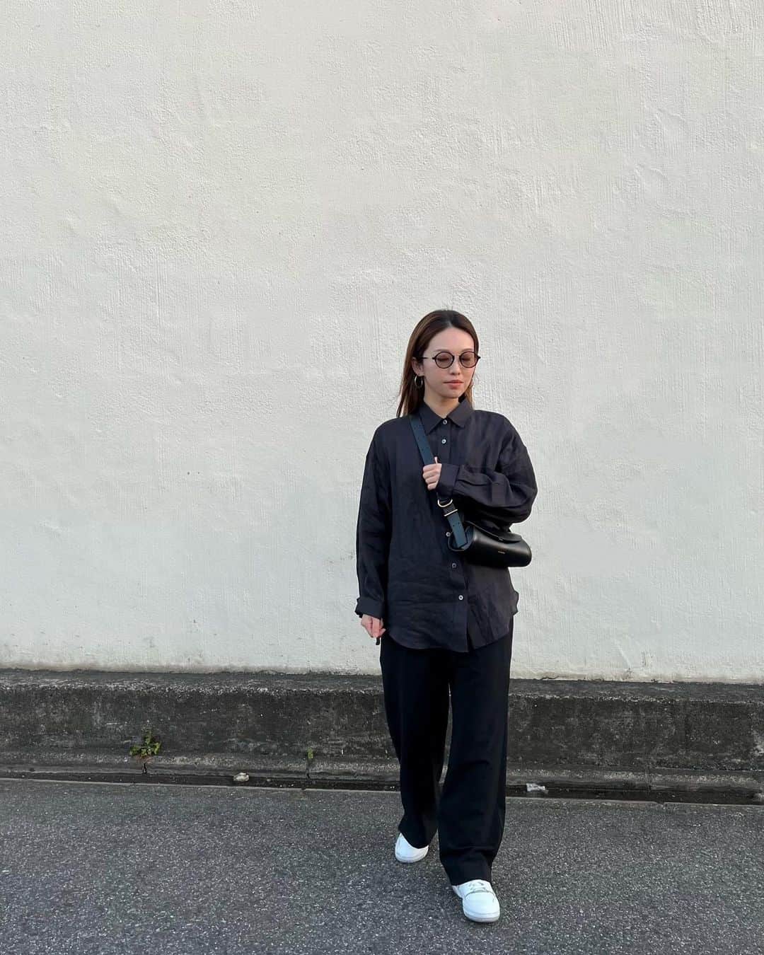 muua777のインスタグラム：「. ⁡ メンズライクな日 顔が…😑笑 ⁡ ⁡ ⁡ shirt… #beautyandyouth pants… sample bag… #jilsander shoes… #newbalance ⁡ ⁡」