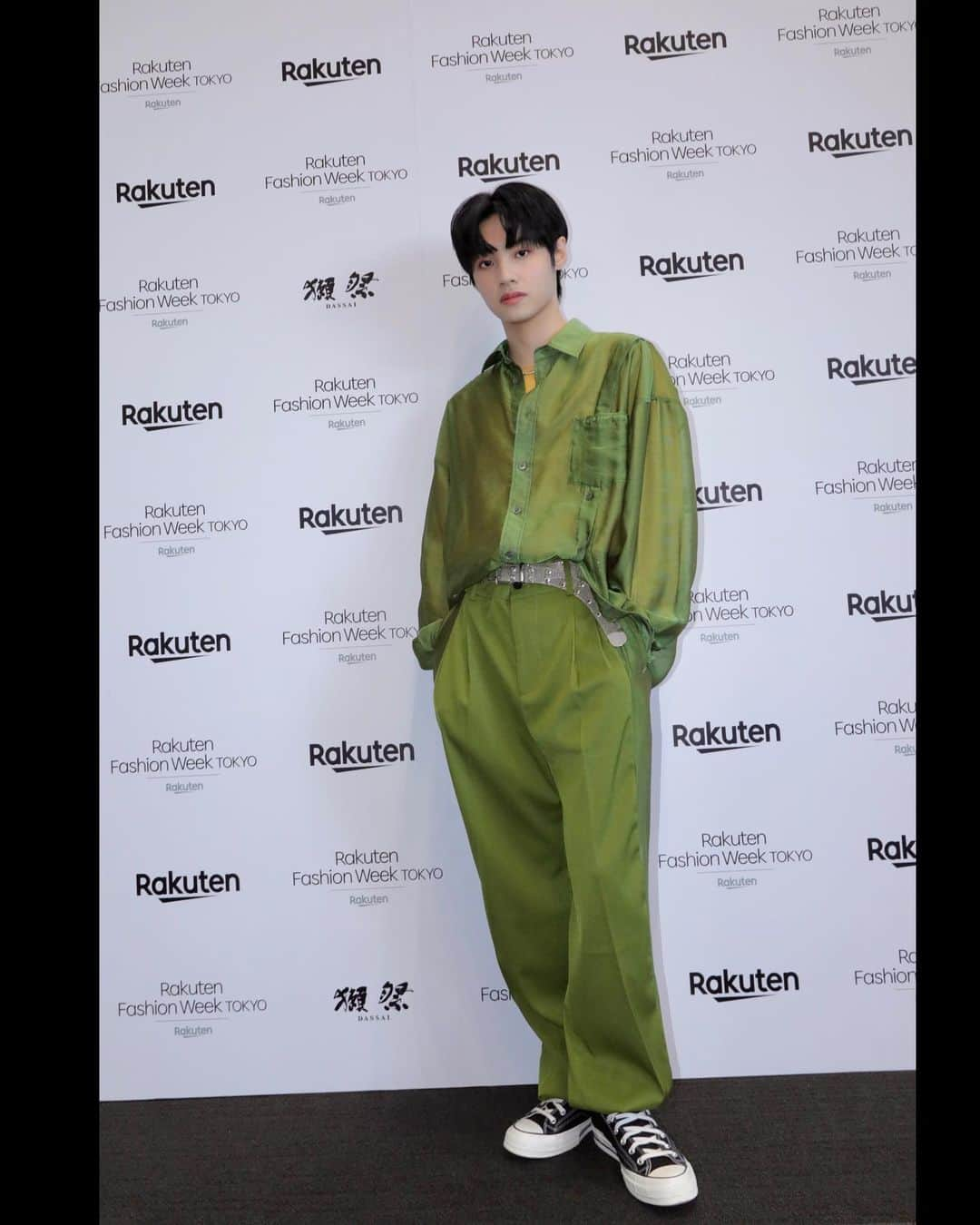 GUNOさんのインスタグラム写真 - (GUNOInstagram)「Thanks for the invitation🙏 真的太精彩了🔥🔥 @seivson  #rakutenfashionweektokyo  #BUGVEL #GUNO #wangjyunhao」3月16日 19時30分 - real_wangjyunhao0508