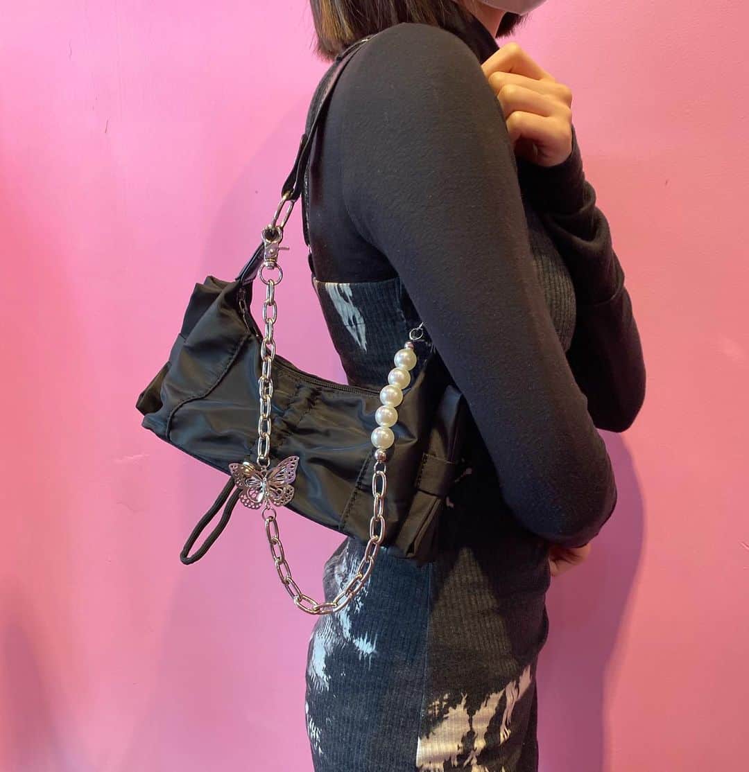 NADIAさんのインスタグラム写真 - (NADIAInstagram)「new 💭  bag ▶︎ 6,090yen  pink.blackの2色です🎀💗 店頭でおまちしております\❤︎/  @nadia_corazon」3月16日 18時41分 - nadia_corazon