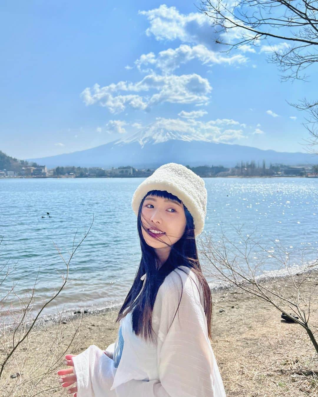 Dewi Chienのインスタグラム：「會感恩的人才懂得珍惜，而會珍惜的人才能夠快樂。  懂得珍惜才能領悟生命的奧秘，懂得珍惜才能真正擁有你想要的，懂得珍惜就已經擁有了真正美好的東西。共勉之💪🏻💪🏻💪🏻 #大衛正能量 #久違了」
