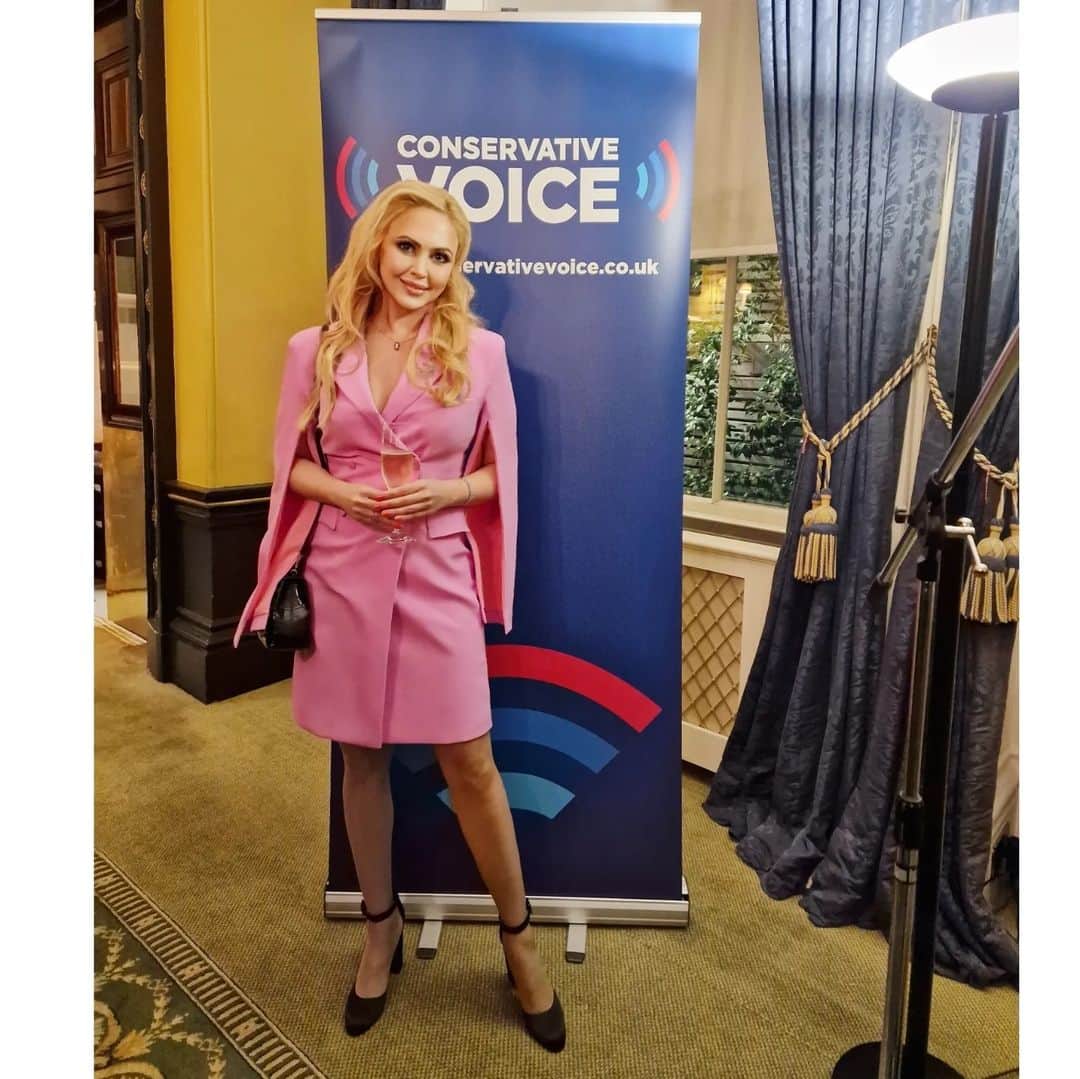 アンナ＝マリア・ガロヤンさんのインスタグラム写真 - (アンナ＝マリア・ガロヤンInstagram)「Conservative Voice and Pagefield Communications @pagefieldlondon  joint 10th  Anniversary Drinks Reception at The Calton Club.   Since launching 10 years ago, Conservative Voice has become a leading voluntary organisation within the Conservative family, and members of Pagefield’s team - past and present - have voluntarily supported it since day one.」3月16日 19時06分 - annamariagalojan