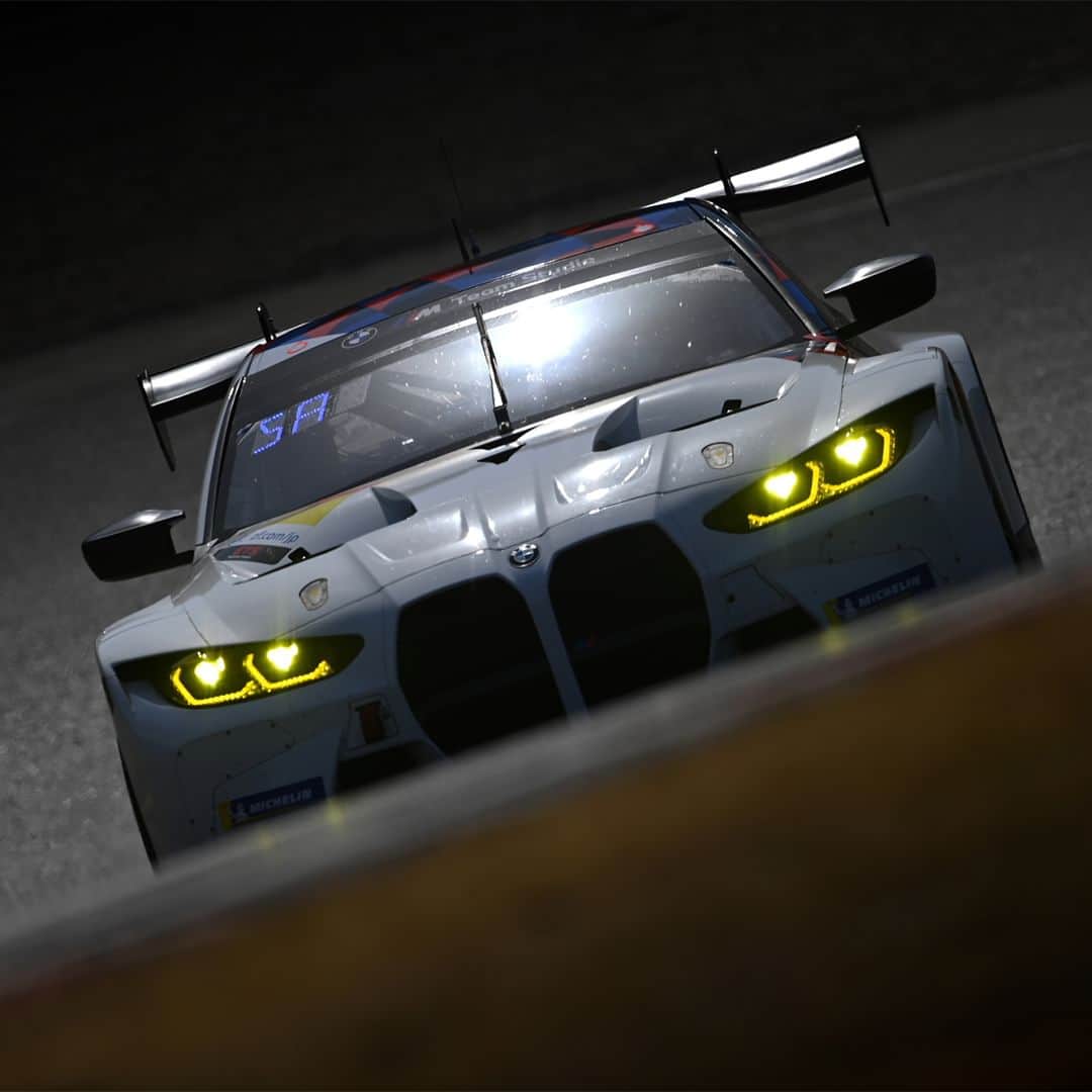 のインスタグラム：「SUPER GT 2023 公式テスト 岡山国際サーキット  3月11日と12日の二日間にかけて開催された公式テスト。基本的なセットアップの確認とタイヤの基本選定など、開幕戦にむけた、より実践的なテストを実施しました。  SUPER GT、岡山国際サーキット共に初走行のSpengler選手は、初走行ドライバーの義務であるルーキーテストを走行。速さ違いの2クラス混走での進路の譲り方や走行全般のスムーズさのCheckを10周に渡って受け、これをクリア。ユーズドタイヤ、ニュータイヤの性能確認も終え、予定通り、2日間のテストを終えました。  新体制でチャンピオン奪還に挑む、BMW Team Studie。 2023シーズンに、ぜひご期待ください。  --------- SUPER GT 第2戦 観戦チケットが当たるプレゼント企画実施中 --------- 現在、東京・原宿で開催中のXM ポップアップ・エキシビションにご来場頂いた方を対象に、会場にあるQRコードからお申込みいただける、SUPER GT 第2戦観戦チケットプレゼント企画を実施中です。 是非会場へお越しいただき、ご応募ください。  詳細は @bmwjapan アカウントトップのURLからチェック。  #BMW #駆けぬける歓び #BMWJapan #BMWM #SuperGT #TeamStudie」