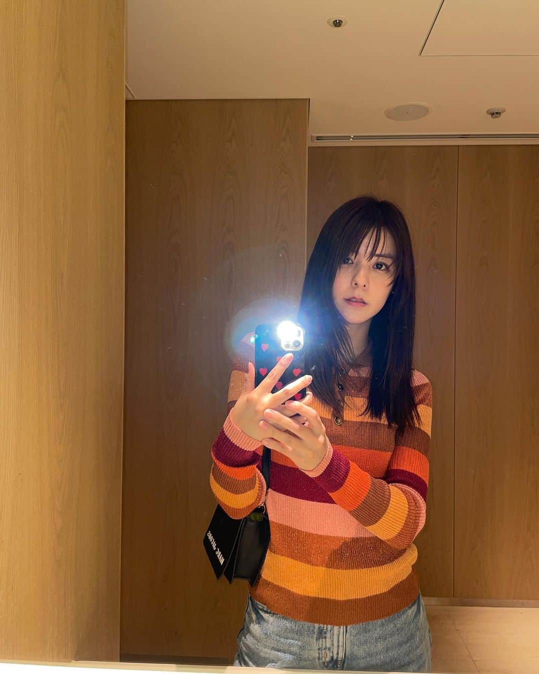 藤井美菜のインスタグラム：「. 📸 💇🏻‍♀️🧡 #ちょっとマイナーチェンジ #미용실#샵 #hairchange」