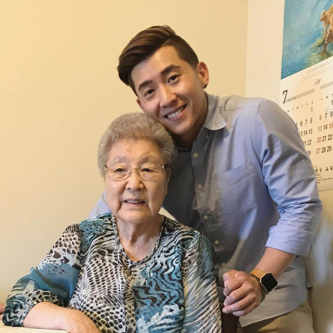 ブライアンさんのインスタグラム写真 - (ブライアンInstagram)「Saddens me to find out that my grandmother has passed away today~ She was always loving, caring, and supportive in all that I did~ Please say a prayer for her and the rest of my family!  오늘 제 마음이 무거워지네요~ 하루종일 일하다가 오늘 제 외할머니가 돌아가셨던 소식들어서 뭘 어떻게 할지도 모르고요 ㅠ ㅠ 다들 꼭 기도 부탁드립니다~ #ripgrandma」3月16日 19時52分 - thebrianjoo