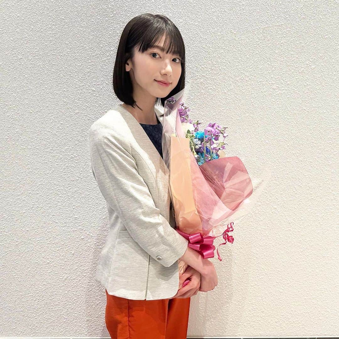 のインスタグラム：「:)  『#私の同期はAIロボット 』 いよいよ明日放送🗽🪄  3月17日(金) NHK総合(沖縄県域)：11:05～  📆放送後、NHKプラスでの配信も☺︎  みなさま是非🎗️」
