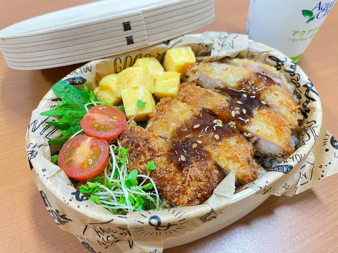 七尾カンナさんのインスタグラム写真 - (七尾カンナInstagram)「. . #ななおべんとう  . 🍴豚こまミルフィーユ豚カツ 🍴チキン南蛮(タルタルなし) 🍴鴨のラグーソースパスタ . パスタの生麺とパスタソースは私の大好きなKALDIで買ったソースです🥺🤍 . 暇な時はKALDIにふらっと立ち寄りたくなる、、！ . . . . . .  #七尾めし #弁当 #弁当記録 #お弁当 #お弁当記録 #お弁当部 #豚カツ #とんかつ #チキン南蛮 #パスタ #パスタランチ #クッキングラム #クッキング #料理 #料理記録 #自炊 #自炊女子 #自炊記録 #フォローミー」3月16日 20時37分 - nanao_kanna