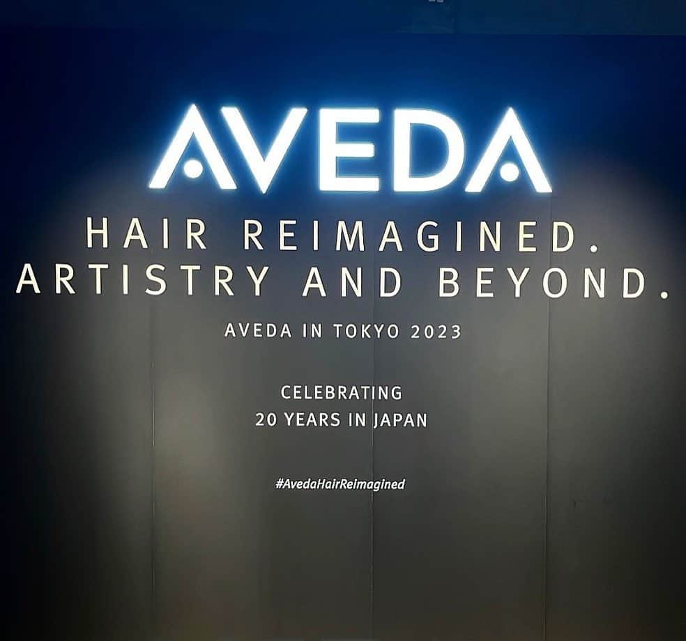 Aveda Japanのインスタグラム：「. 2023.3.15 Hair Reimagined. Artisty and Beyond. ヘアケアのその先へ。 芸術の枠を超える、体験を。　  アヴェダは今年日本上陸20周年を迎えます。  3月15日、アヴェダの創立以来のミッションに基づいた製品づくりから、植物科学を駆使したテクノロジー、ピュアな花と植物に由来するアロマブレンド、ウェルネスに至るまで、アヴェダを体感できるイベントを開催しました。  アヴェダはこれからも、製品づくりから社会還元まですべての活動を通して、命あふれる私たちの地球を大切に守り続けます🌏🌿 .」