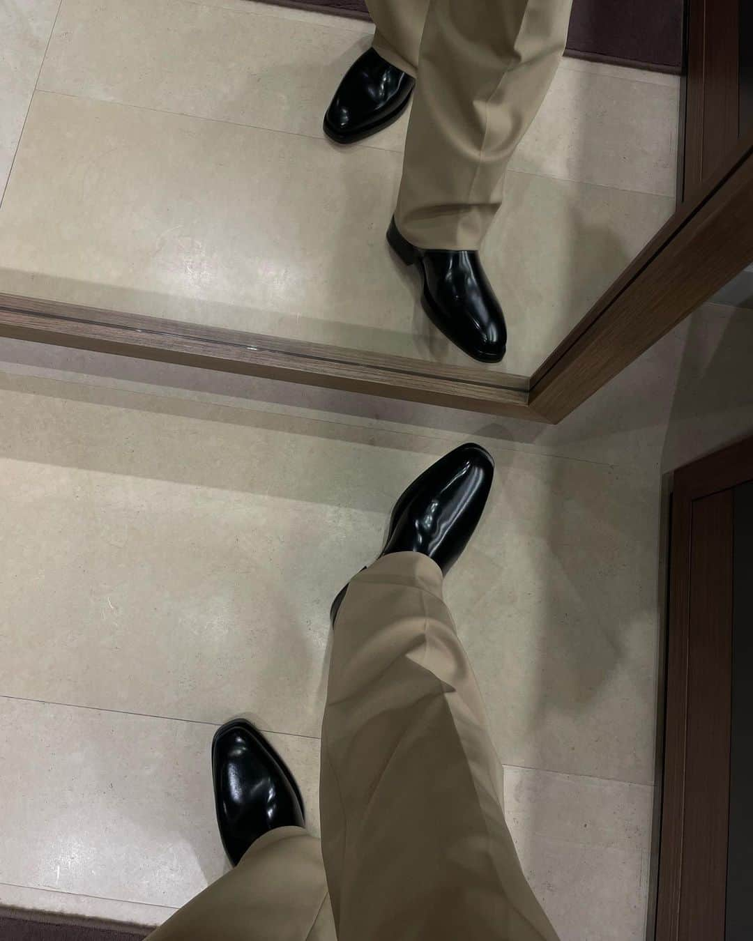 向井太一さんのインスタグラム写真 - (向井太一Instagram)「Thank you @ferragamo Ginza!  フェラガモ銀座本店にて、サプライズでライブをさせていただきました！ 衣装は全身フェラガモで✌️  ラグジュアリーブランドでライブするの初めてだったから楽しかった！ 観てくれたみんなありがとうございました！  フェラガモの皆さんから誕生日祝いに素敵なお花いただきました🌼  #ferragamo #向井太一」3月16日 20時44分 - iamtailjp