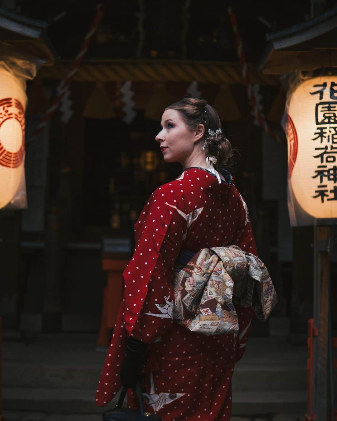 Anji SALZのインスタグラム：「SALZ Kimono Styling Tour with the lovely @makisvintagewardrobe ❤️  Such an amazing and fun day! I really love when a vision comes to life and Anne really embodied and pulled off this antique kimono look so well 🤩🥰❤️  Thank you again!   To book your kimono tour please visit salz-tokyo.com or DM 🍀  SALZ着物スタイリングツアーのお客様アンネ💫 アンティーク大好きな方なので、アンティーク着物にしました❤️  着物スタイリングの仕事はホームページからお願いします💫  #kimono #kimonostyling #kimonostylist #salztokyo #salzkimono #antiquekimono #着物 #着物コーディネート #着物スタイリング #着物レンタル #アンティーク着物」