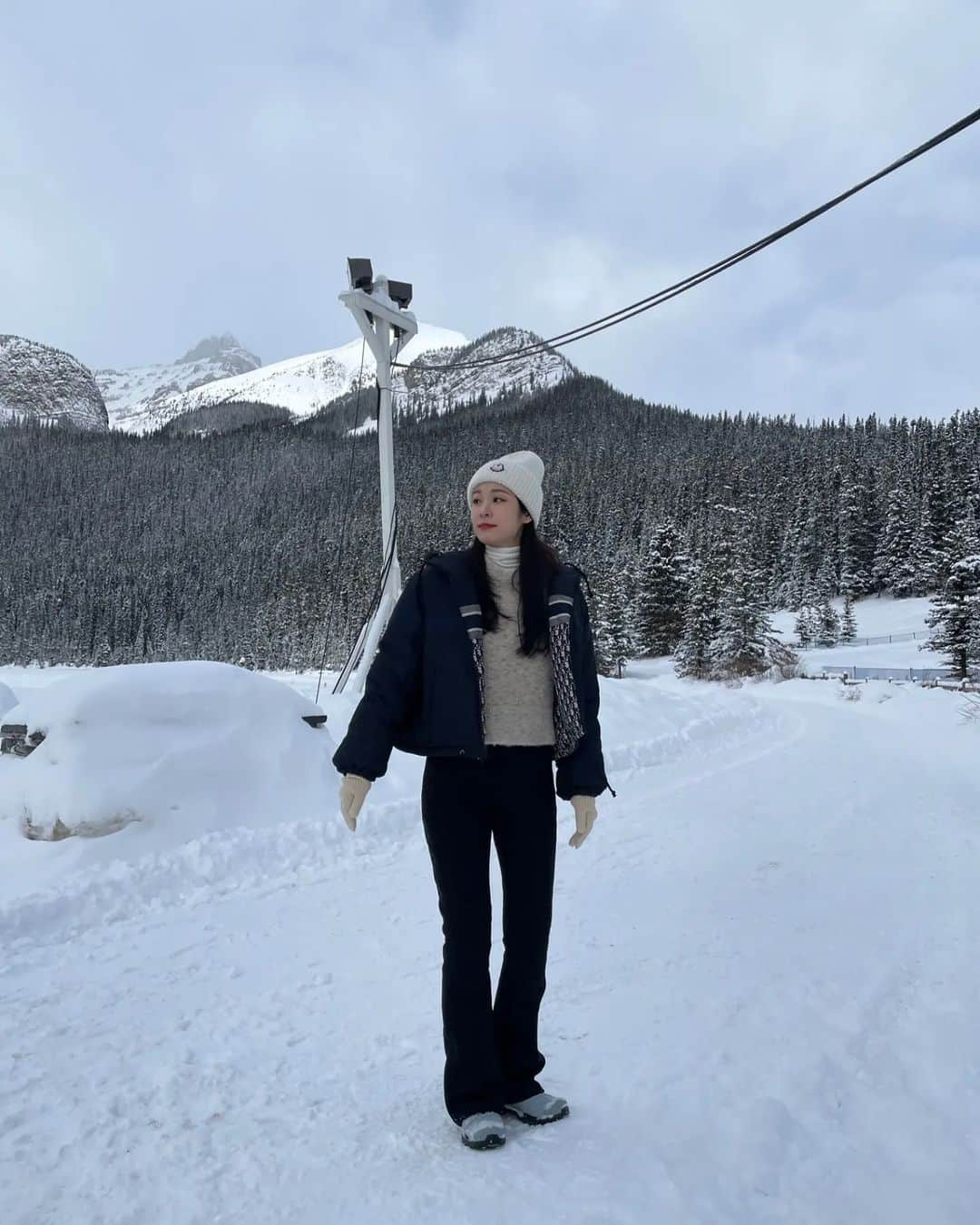 キム・ヨナさんのインスタグラム写真 - (キム・ヨナInstagram)「다시 겨울 ❄️☃️」3月16日 20時46分 - yunakim