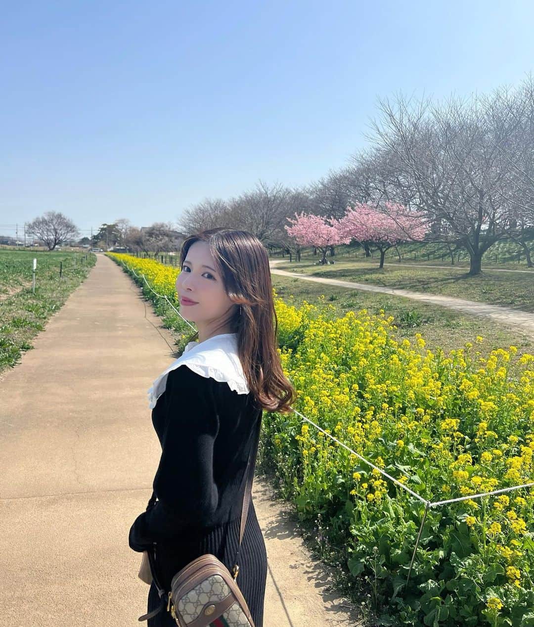 加納葉月のインスタグラム：「・  📍権現堂公園(埼玉県)  もうすぐ満開かなぁ？  花粉に負けず今年も春を楽しみたい……😷  ・」