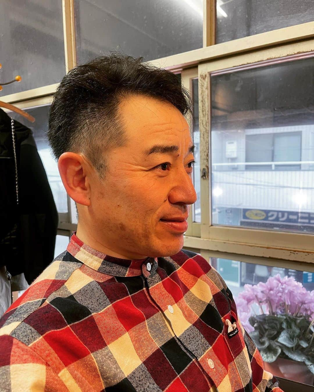 杉本知香さんのインスタグラム写真 - (杉本知香Instagram)「村田さん&ゆうぞうさん スッキリ😆✂️✨  #中目黒美容室 #村田諒太 🥊 #ロンドンオリンピックミドル級金メダリスト 元#WBA世界ミドル級スーパー王者 #インスタントジョンソンゆうぞう  #インスタントジョンソン #お疲れちゃん」3月16日 21時00分 - sugimotoc