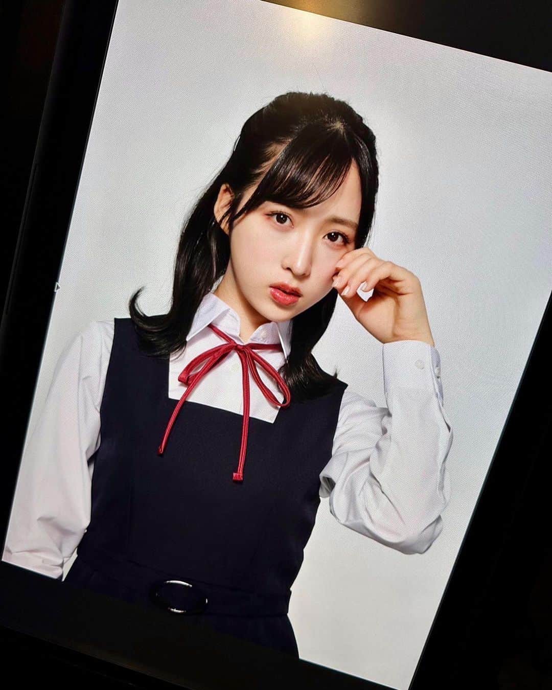 小栗有以さんのインスタグラム写真 - (小栗有以Instagram)「どうしても君が好きだ😖📣🤍  #AKB48 #61stシングル #ジャケット写真解禁」3月16日 21時05分 - yuioguri_1226