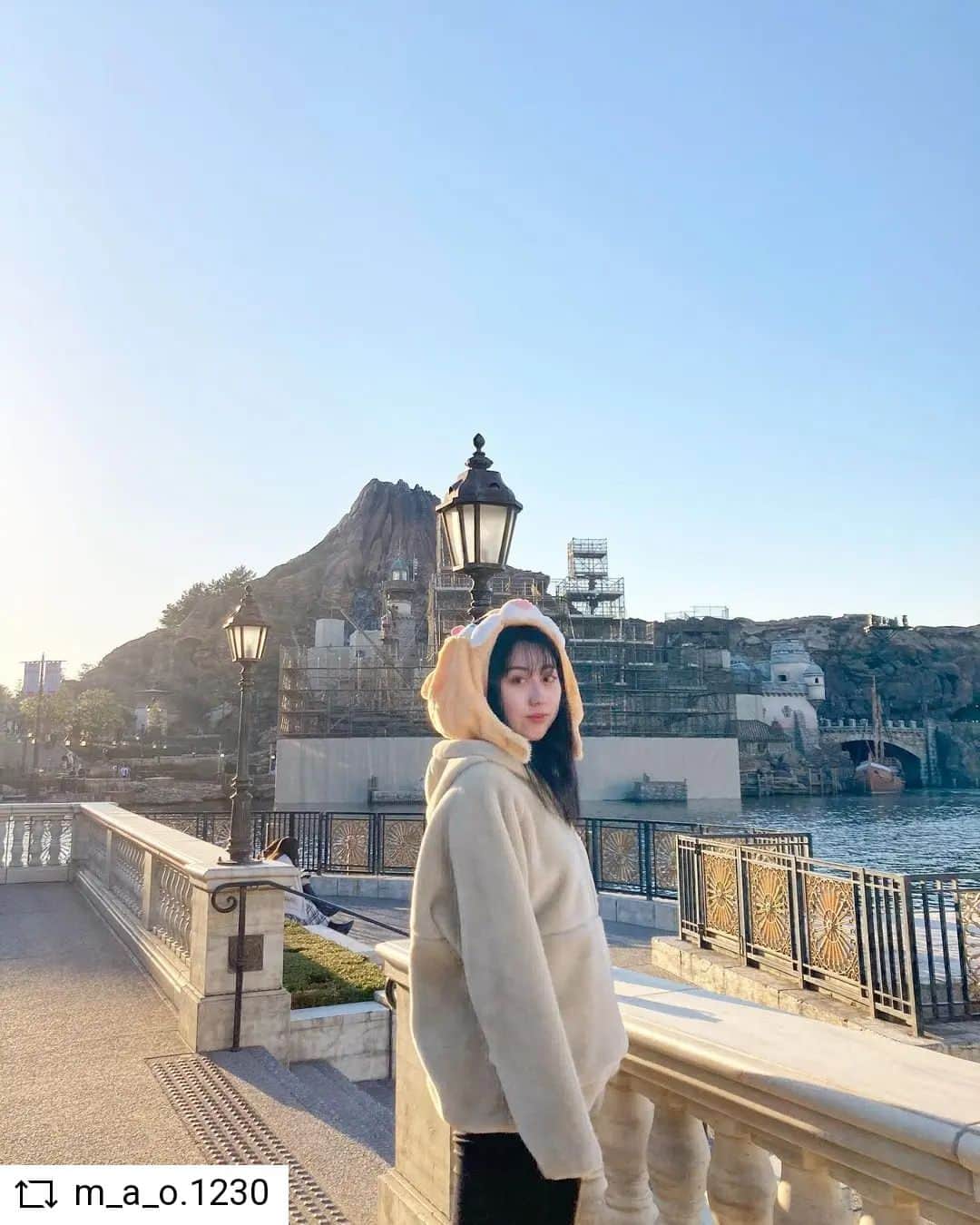 アースモデルスのインスタグラム：「#真緒   #REPOST @m_a_o.1230 with @get__repost__app / Rabbit in Sea of Dreams💙  …………………………………………………  もこもこウサギになって1日満喫  夜のショー最高に感動した！！  …………………………………………………  #tokyodisneysea #tds #tokyodisneyresort #instadaily #portrait #photography #disney #rabbitlover #disneygram #japaneselife #memories #modellife #maostyle #ootd #beautifulday #naturelovers simplefits 夢の海 東京ディズニーシー ディズニーシー 綺麗な景色 写真好きな人と繋がりたい 休日の過ごし方 兎年 99 年女 ファンキャップ #ミスバニー 高身長女子 冬ディズニー   #モデル #アース #アースモデルス #モデルエージェンシー #モデル事務所 #モデル募集 #ファッション #ファッションモデル #青山 #表参道 #外苑前」