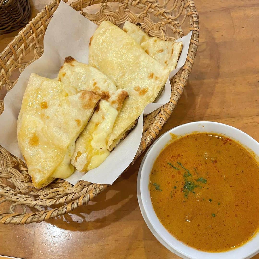 悠花さんのインスタグラム写真 - (悠花Instagram)「#悠花のナガサキ街ぶら ・ インドカレーとチーズナン🍛♡ 美味しすぎた〜🤤🫶🏻 ・ 街音の撮影の時は、 お昼ごはんも楽しみなんだ〜☺︎ ・ #インド料理のお店タージ  #タージ」3月16日 21時21分 - haruka_217_