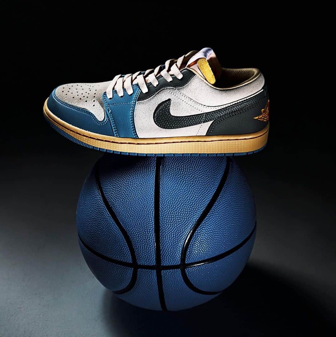 のインスタグラム：「. 3/25(SAT) AIR JORDAN 1 LOW "TOKYO 96" @tokyo23basketball と @atmos_japan 各店にて。 . #nikeairjordan1 #airjordan1low #jordan1low #aj1low #aj1 #atmos #tokyo23basketball #tokyo23」
