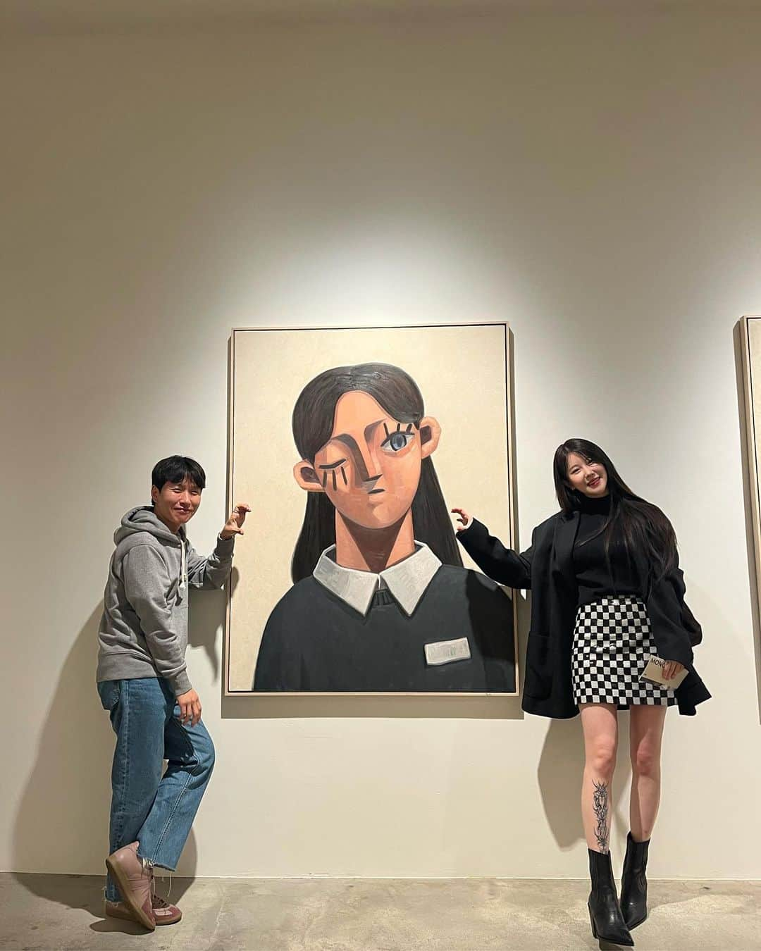 イェリンさんのインスタグラム写真 - (イェリンInstagram)「All these questions for better vision. Amazing exhibition 🤍  #kimheesoo」3月16日 21時22分 - yerin_the_genuine