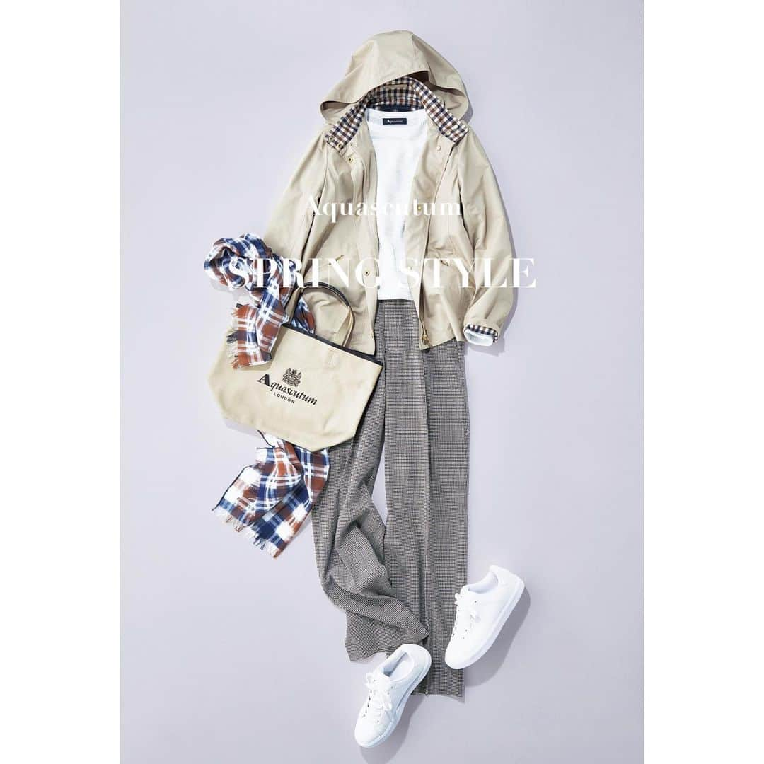 アクアスキュータムのインスタグラム：「. Aquascutum Women 2023 Spring & Summer おすすめコーディネート紹介！  春のお出かけコーデ🌸 クラブチェックでまとめたコーディネートは、さりげないブランドらしさがポイント！ 軽く羽織れる#グログラン2WAYショートパーカー は、フードが取り外し可能。カジュアルながらキレイめに着こなせるデザインです。  5003250139 #グログラン2WAYショートパーカー  5003260001 #カノコボーダーニット  5003240017 #クラブチェックサッカーパンツ  #aquascutum #アクアスキュータム #trenchcoat #springcoat #london #トレンチコート #スプリングス #英国 #トラッド #ロンドン」