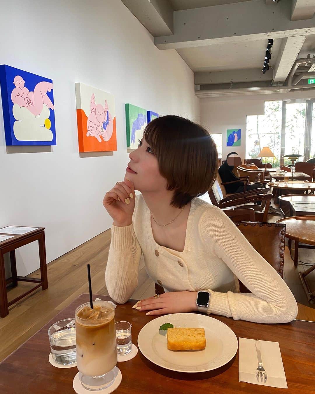 羽柴なつみのインスタグラム：「🧁  最近やっとお肌落ち着いてきて肌荒れもしなくなってきて良かった〜自分の肌の治癒能力と保湿することが大事と教えてくれたあやみさん🥲🫶🏻@unelimit_ayami のところに月1行くことが私のお肌の秘訣。  花粉も飛んでるからお肌揺らぎやすくて困っちゃうね🫘」
