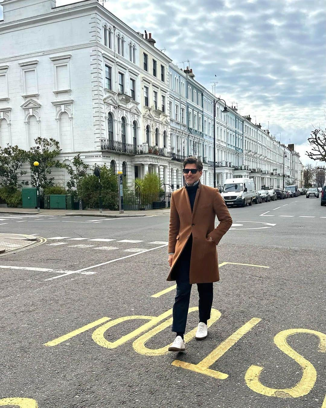 ヨハネス・ヒューブルのインスタグラム：「London has always had my heart  -quick little detour and pondering to move back 🤩」