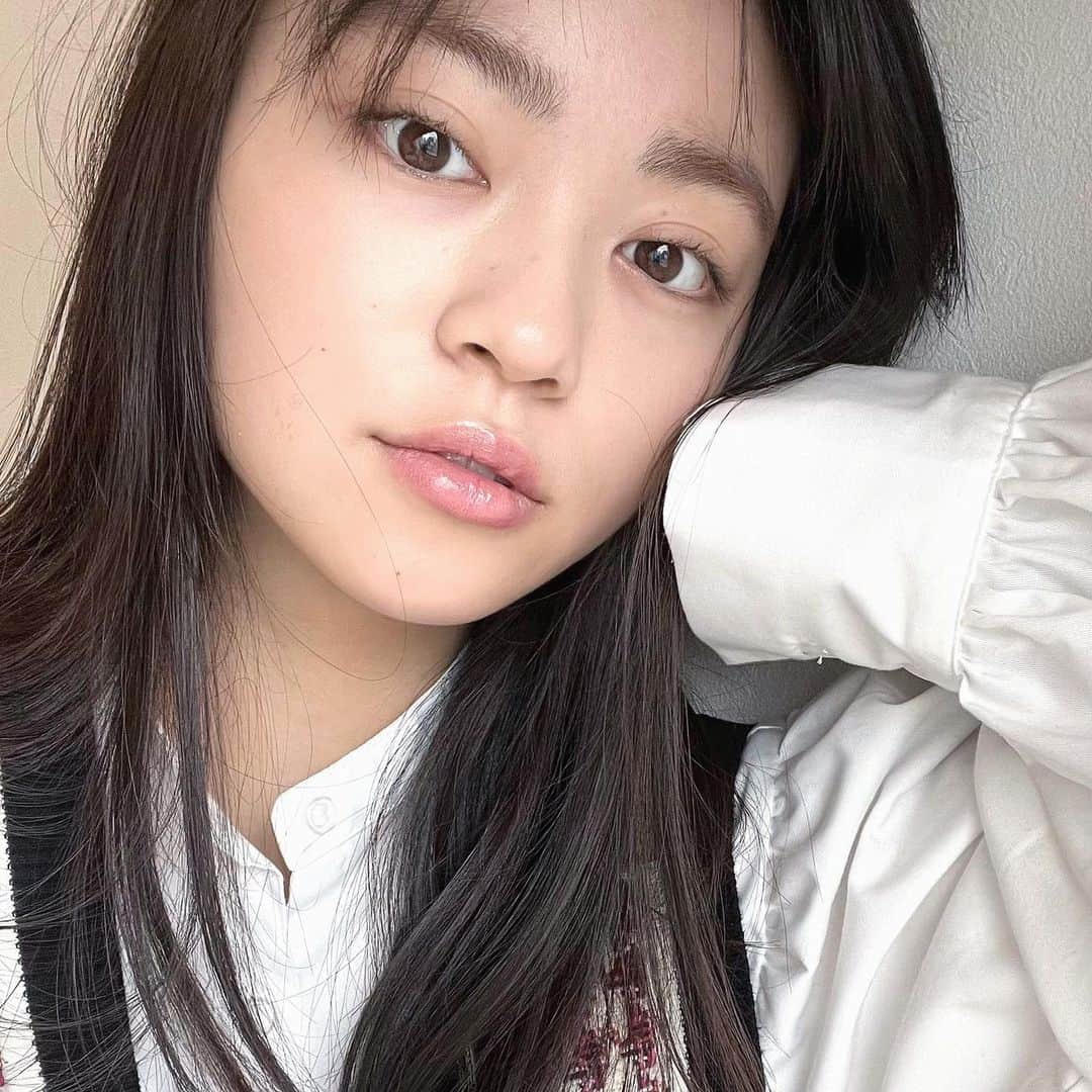 深尾あむのインスタグラム：「春が来たね〜🍓🌸👒🌿🌷」
