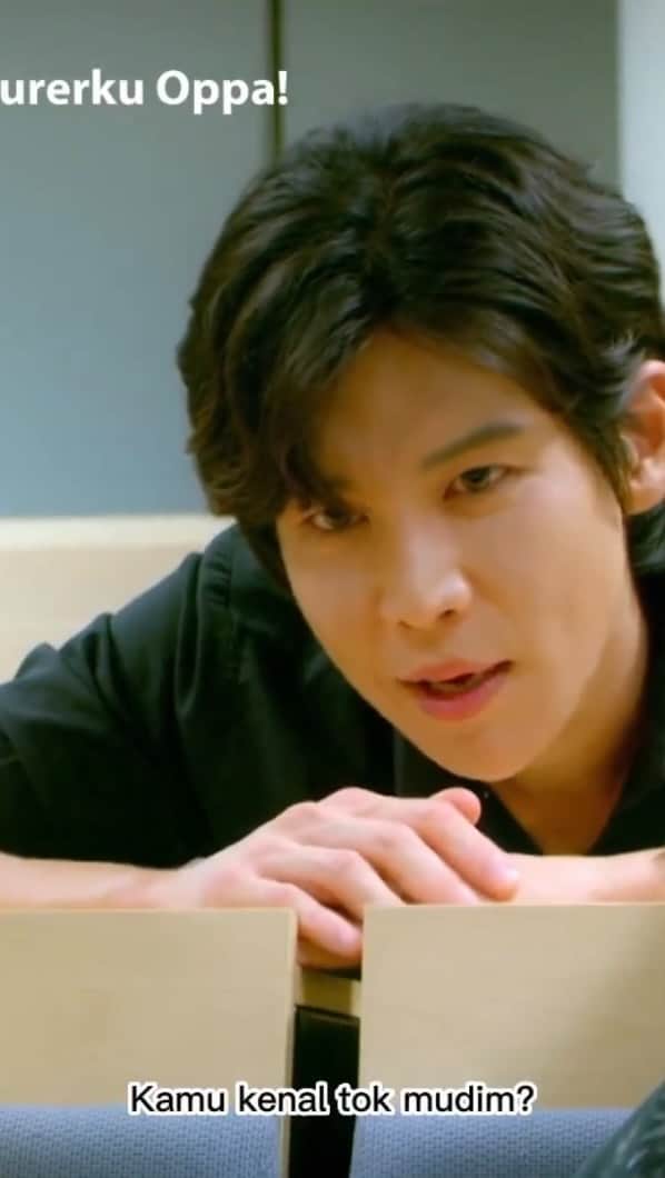 ハンビョル のインスタグラム：「Seriously… scary  🥲 #LecturerkuOppa」