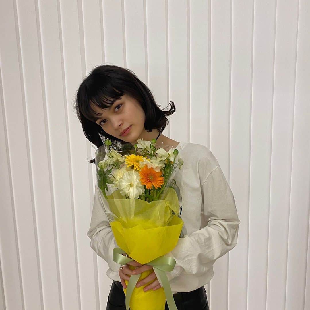 福士マリさんのインスタグラム写真 - (福士マリInstagram)「お仕事でお花頂きました🌼💫✨」3月16日 22時27分 - marimi1012