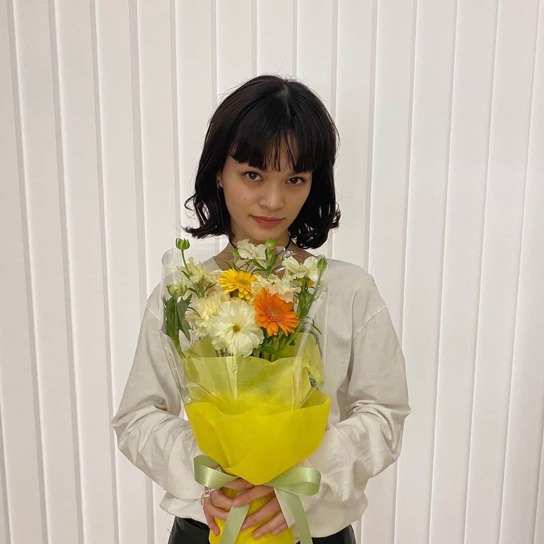 福士マリさんのインスタグラム写真 - (福士マリInstagram)「お仕事でお花頂きました🌼💫✨」3月16日 22時27分 - marimi1012