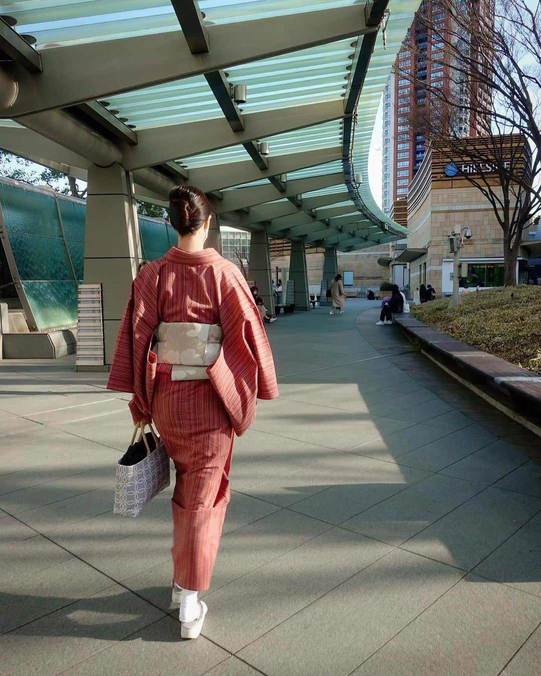 川原亜矢子さんのインスタグラム写真 - (川原亜矢子Instagram)「Feel the art #tokyo #movie #sculpture #painting #kimono #芸術鑑賞 #着物 #日常着物 #アートフェア東京 #八木竹工業」3月16日 22時28分 - ayakokawahara