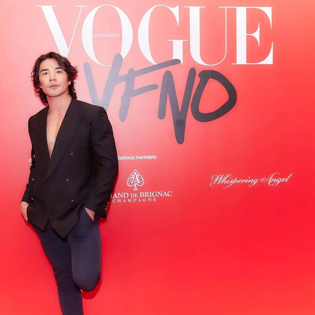 ルーディ・リンさんのインスタグラム写真 - (ルーディ・リンInstagram)「HK is back in! And we are back in HK!!!   Thanks @voguehongkong @landmarkhk for the booming welcome.  #VogueHongKong #VFNO #VFNOAtLandmark #LandmarkHK」3月16日 22時39分 - ludilin