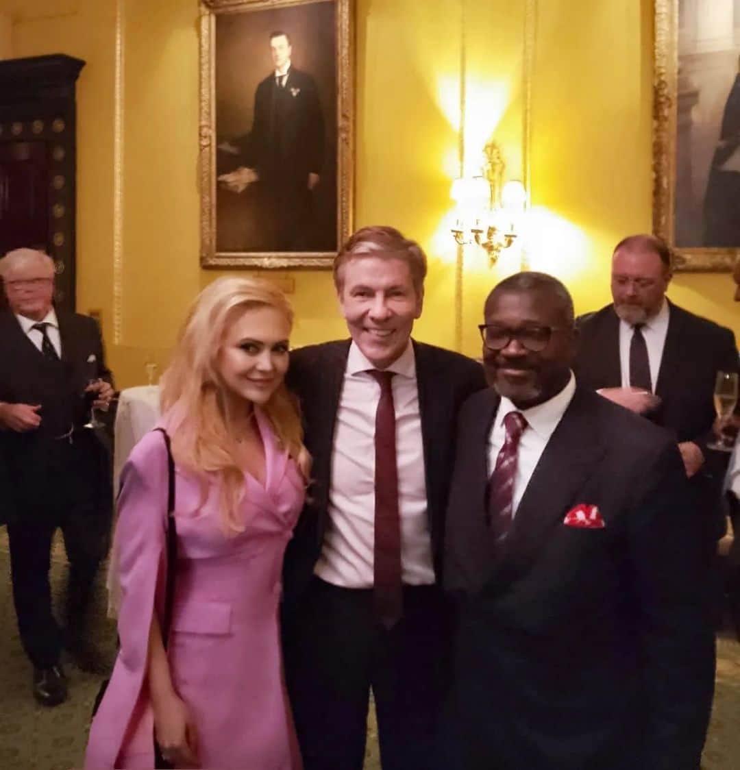 アンナ＝マリア・ガロヤンさんのインスタグラム写真 - (アンナ＝マリア・ガロヤンInstagram)「Conservative Voice and Pagefield Communications joint 10th Anniversary Drinks Reception at The Carlton Club With Andrew Pierce and  Omer Kokou-Tchri.」3月16日 22時48分 - annamariagalojan