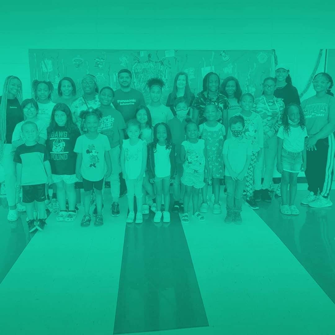 Panasonicのインスタグラム：「As we continue to celebrate #WomensHistoryMonth, we're spotlighting our partnership with @girlsincatlanta! Our grant enabled this incredible organization to provide more a in-depth STEM program to all Summer University participants. 💙 #panasoniccares」