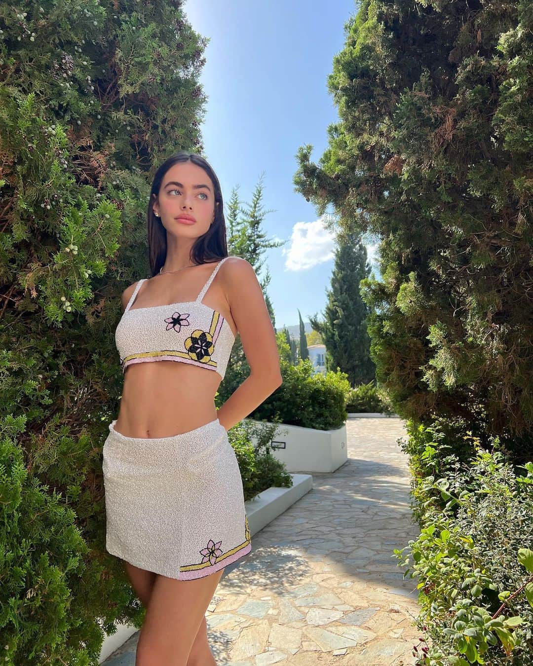 Yael Shelbiaのインスタグラム：「💛」