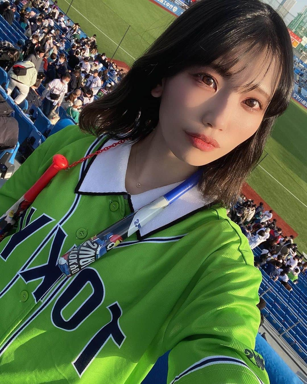 石原美沙紀さんのインスタグラム写真 - (石原美沙紀Instagram)「📸📸📸 #WBC もあちい🔥 お稽古おわりにみてました！昨日載せた神宮の写真の違うばーじょん✌️ 3/29〜4/2 舞台　戦国送球　シアター1010もあちいのでぜひみにきてください🤾  #東京ヤクルトスワローズ　#すわほー　#神宮球場　#スワローズ　#ヤクルト　#野球　#野球女子　#ユニフォーム　#スワローズファンと繋がりたい #ヤクルトスワローズ #swallows    #燕女子  #アイドル  #今日のコーデ #ファッション #selfie  #japanese  #フォローミー #tokyo #yakultswallows #スポーツ観戦　 #熱燕 #スポーツ女子　#野球好きな人と繋がりたい #青木宣親　#followme」3月16日 23時20分 - misaki_ishihara99