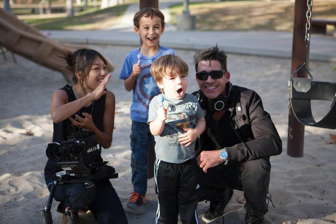 スコット・ローウェルさんのインスタグラム写真 - (スコット・ローウェルInstagram)「Working with kids is always a blast! But with Johnnie & Jasper @adoptableseries director @montymiranda had his hands full! We’ll be releasing our outtakes of their scene on the #Adoptable YouTube channel today at 2 pm ET.   I’ll be going live here  around then to answer any questions you may have!」3月16日 23時45分 - scolo222