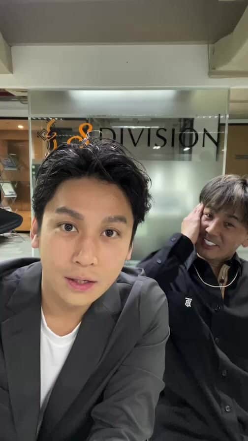 崎本大海のインスタグラム：「フィリピンから配信 一歩踏み出せば、全てが変わる。 勇気を頂きました！  S DIVISION ホールディングス 須見会長とご一緒させていただきました。」