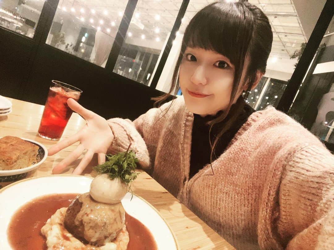 瑞原明奈のインスタグラム：「これは先日たべたハンバーグ。まるい。」
