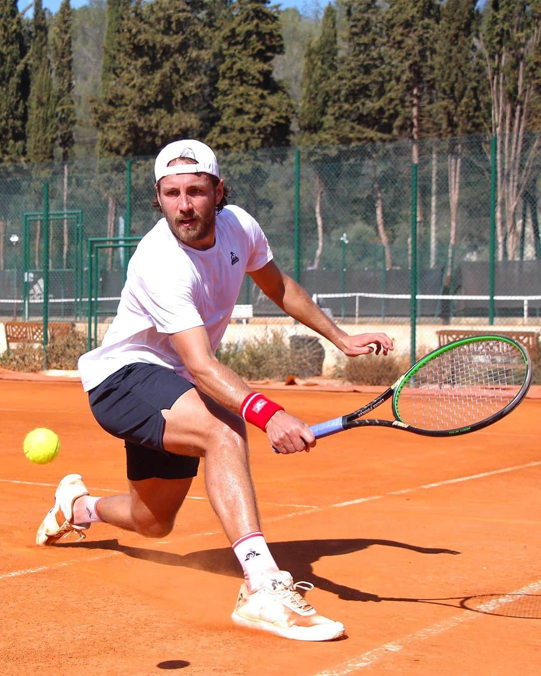 リュカ・プイユのインスタグラム：「Focusing on training to get ready for @mensclaycourt ! 😤 An intensive preparation on clay during this week to be in the best conditions to perform in Houston. Come on ! 👊  #allin #teamallin #allinacademy #player #pro #tennis #tournament #competition #houston #atp」