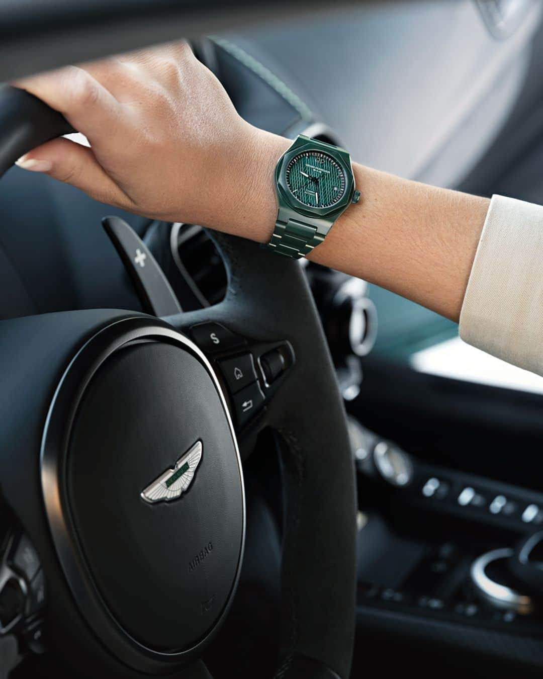 ジラールペルゴのインスタグラム：「The exceptional alliance of time and power: since 2021, we have been partnering with @astonmartinlagonda to create the essence of long-lasting elegance and technology. ⁣ ⁣ Meet our #Laureato Green Ceramic Aston Martin Edition: a timeless reminder of tradition and cutting-edge technology, gathered in a limited-edition piece, sheltered in a unique Aston Martin Racing Green ceramic case.」