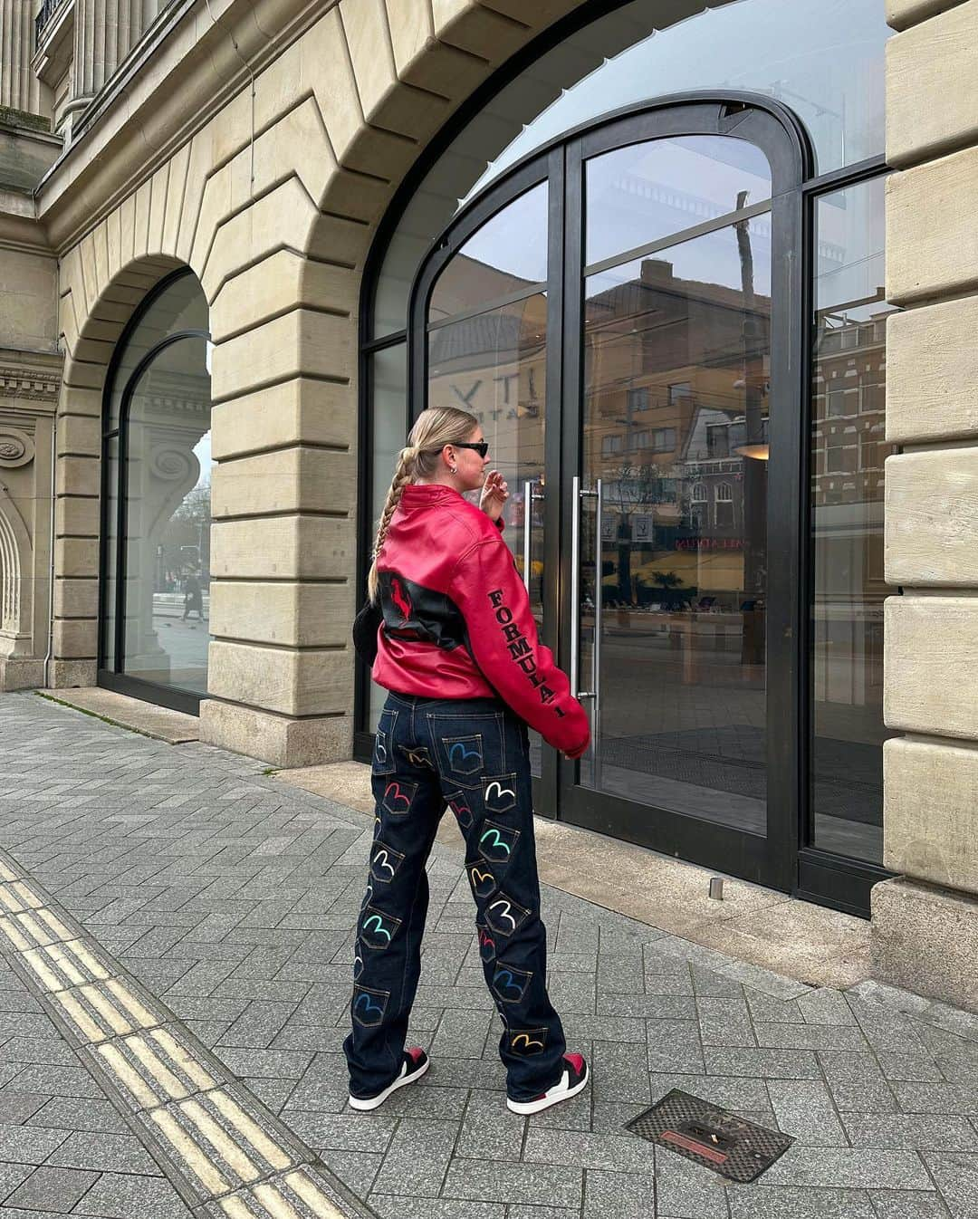 Marije Zuurveldのインスタグラム：「Kunnen we even een momentje nemen voor de beste jeans OOIT gemaakt?!  Evisu from @matsutake.studio 🫶🏼」