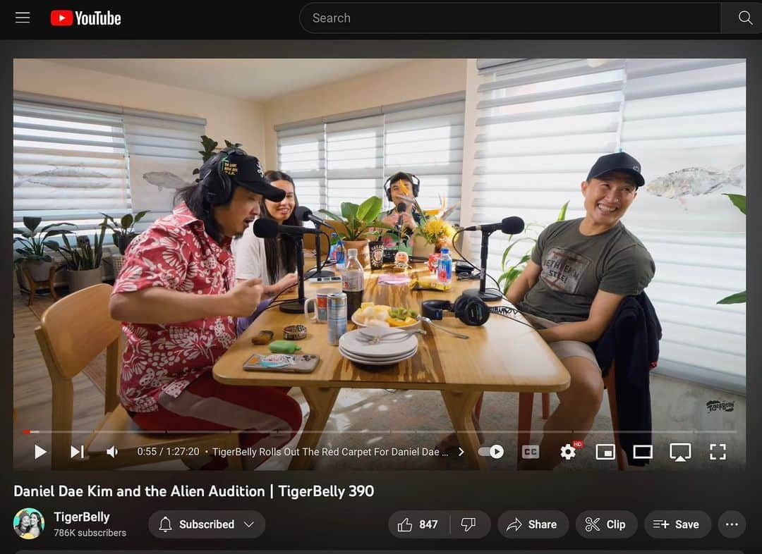 ダニエル・デイ・キムのインスタグラム：「Time sure flies when you’re swapping alien stories with @bobbyleelive,  @khalamityk and @gilbits. Thanks for having me on! #tigerbelly」