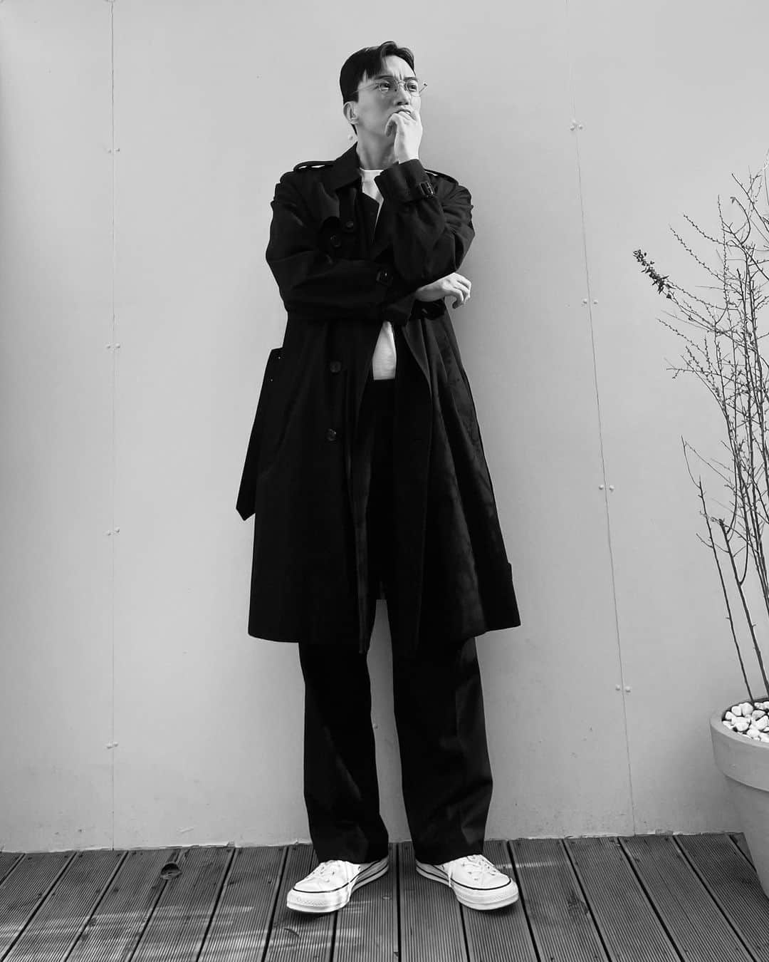ト・サンウさんのインスタグラム写真 - (ト・サンウInstagram)「거참 햇살이 따숩네.. 🌞🧥」3月17日 11時55分 - sang_____w