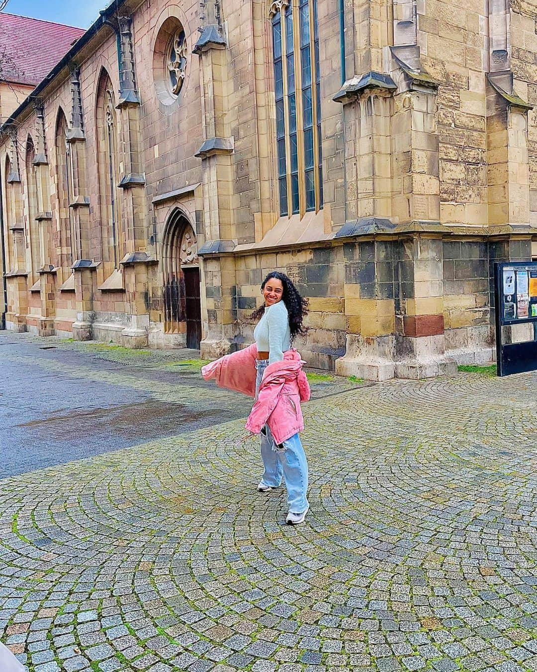 カロリーネ・ペドロさんのインスタグラム写真 - (カロリーネ・ペドロInstagram)「Germany 🇩🇪✨  #foto #viajem #frio」3月17日 3時40分 - carolynepedro