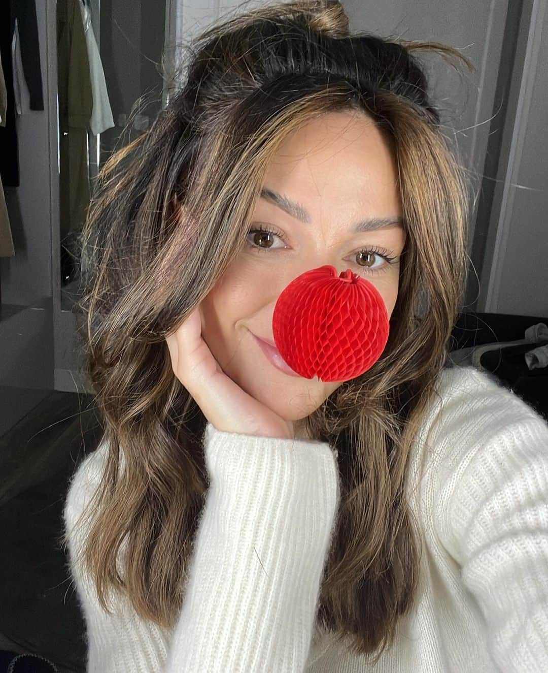 ミシェル・キーガンのインスタグラム：「#rednoseday has a brand new Red Nose that makes a really big difference! Support @comicrelief by ordering yours now at @amazonuk or on the Comic Relief shop and you can help change lives. Get yours now! ♥️」