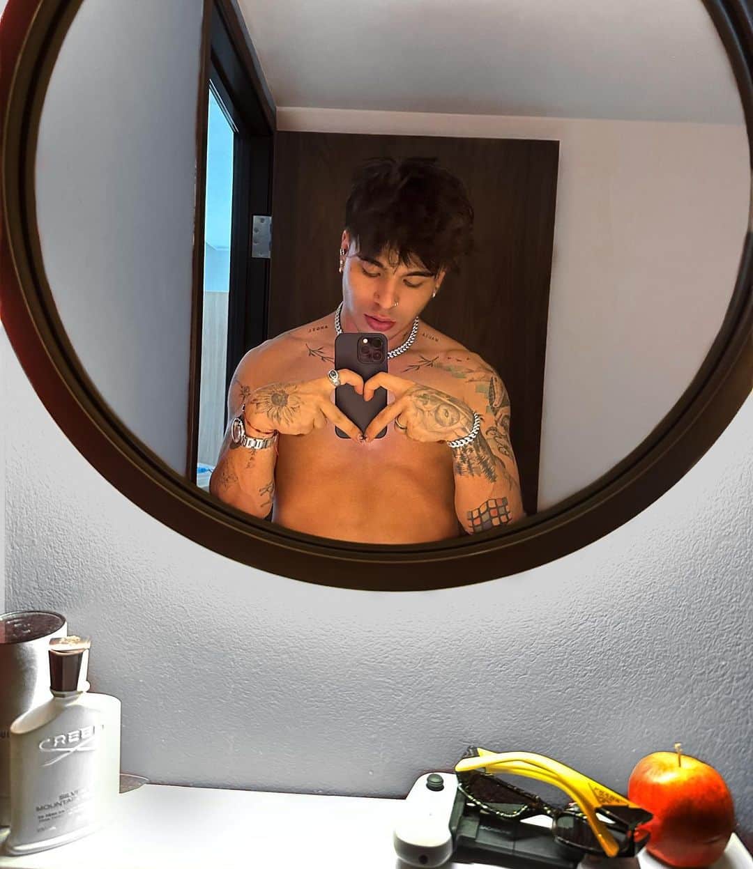 Sebastián Villalobosのインスタグラム：「ya quiero compartirles lo que estoy grabando 🫶🏼👀🌶️🫔🌮」